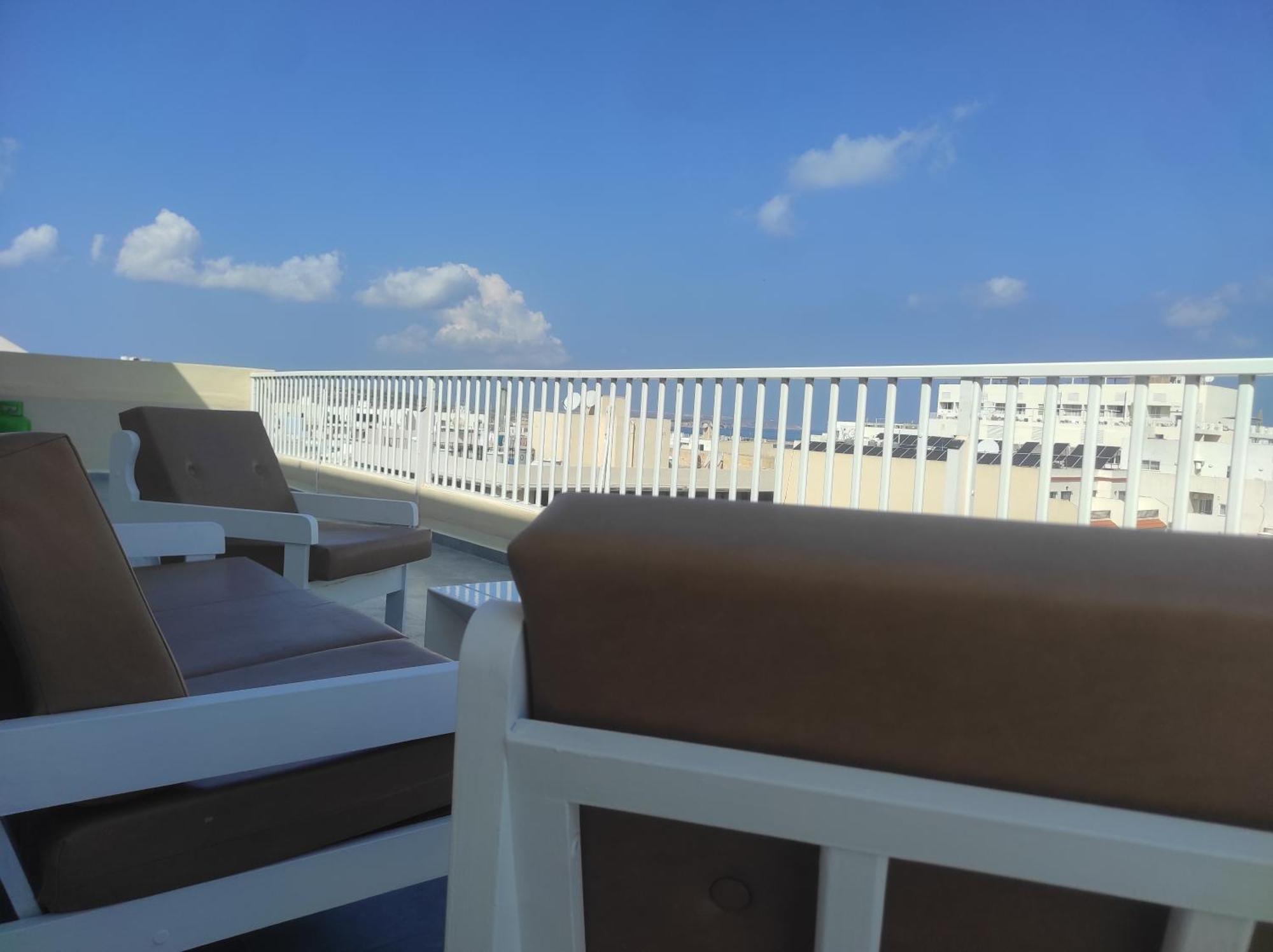 Sinsea Penthouse * St. Paul's Bay