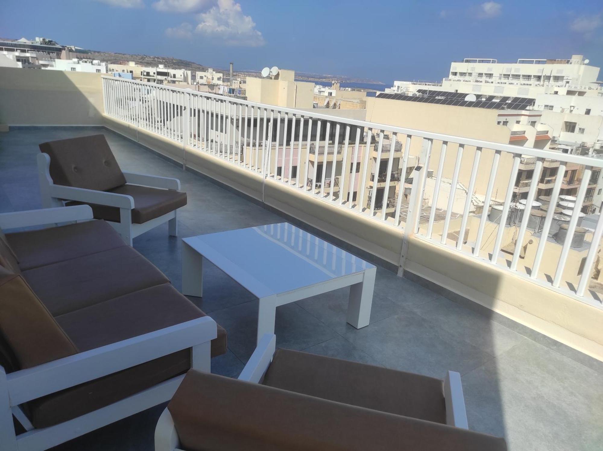 Sinsea Penthouse Apartment *